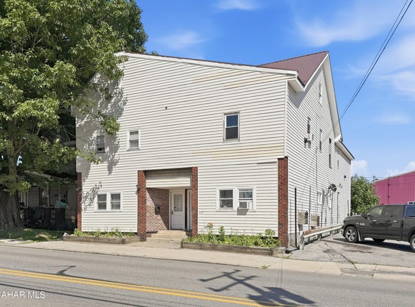 615-617 2nd Street, Cresson, PA 16630