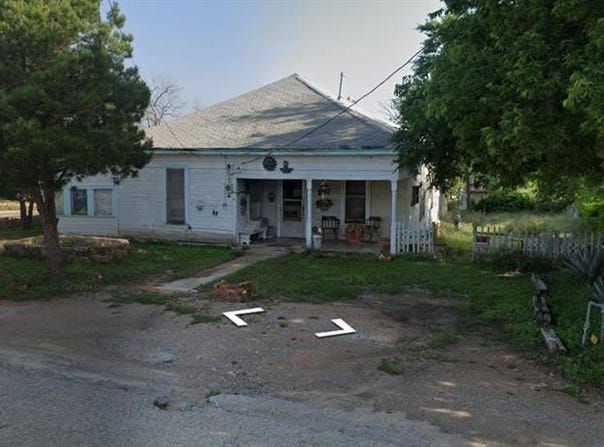 706 W 2nd Street, Brady, TX 76825