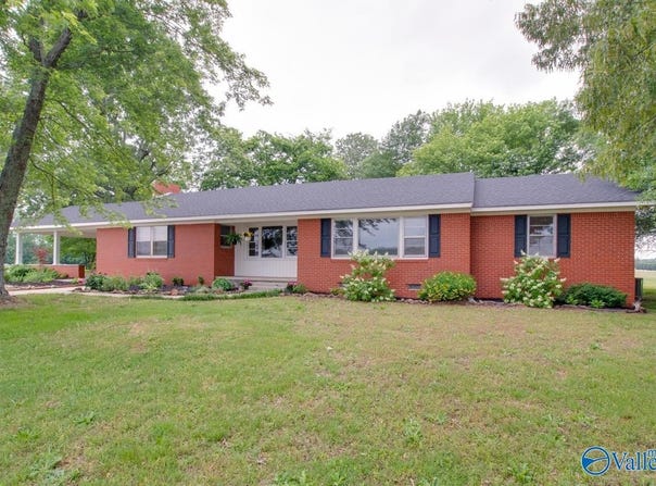 569 County Road 119, Rogersville, AL 35645