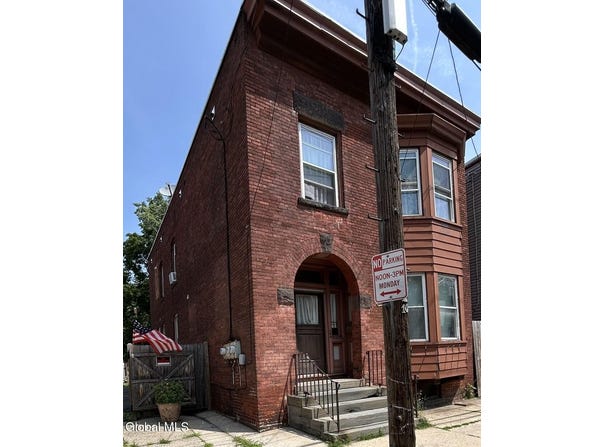 7 Glen Avenue, Troy, NY 12180
