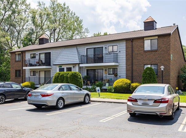 26-8 Great Wood Court, Perinton, NY 14450