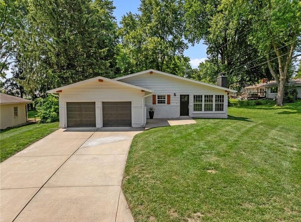 811 NW Maynard Street, Blue Springs, MO 64015