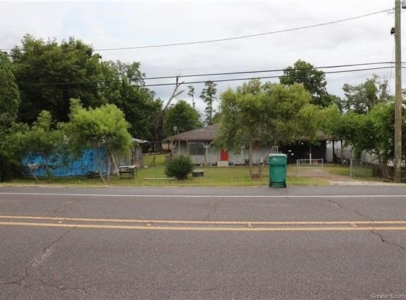 2705 E Napoleon Street, Sulphur, LA 70663