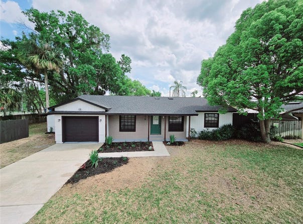 218 W MAGNOLIA AVENUE, LONGWOOD, FL 32750