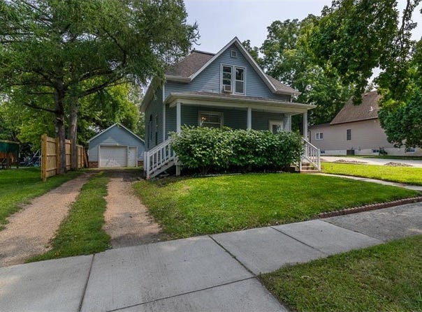233 S Park Avenue, Le Center, MN 56057