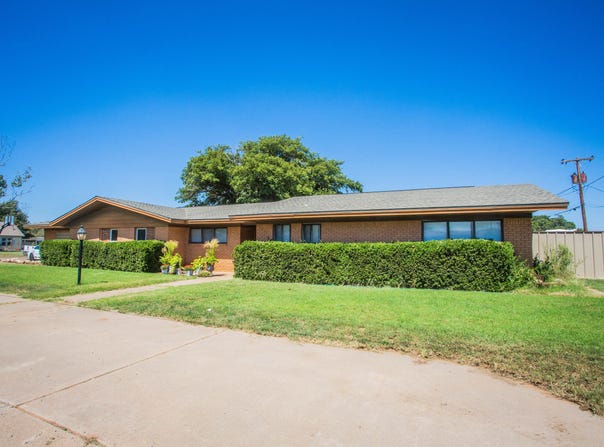 812 1st Street, Abernathy, TX 79311
