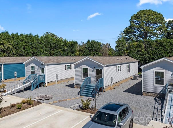 81 Yuken Place, Hendersonville, NC 28792