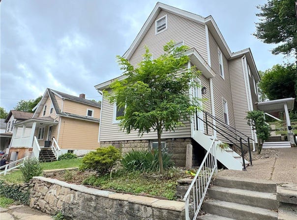 215 Good St, Jeannette, PA 15644