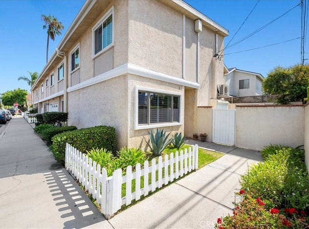 2400 Voorhees, Redondo Beach, CA 90278