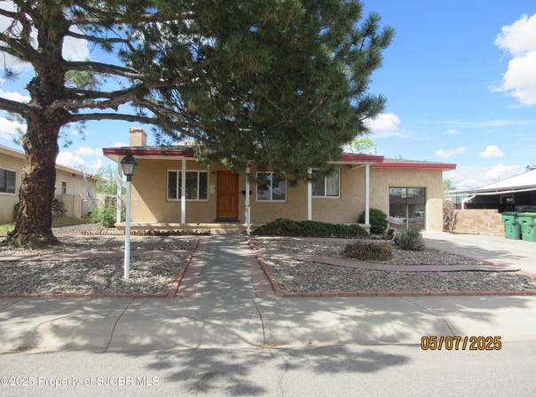 1132 N LAGUNA Avenue, Farmington, NM 87401