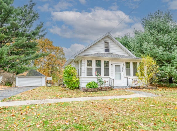 1820 River Bluff Road, Niles, MI 49120