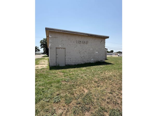 220 E Main Street, Watonga, OK 73772