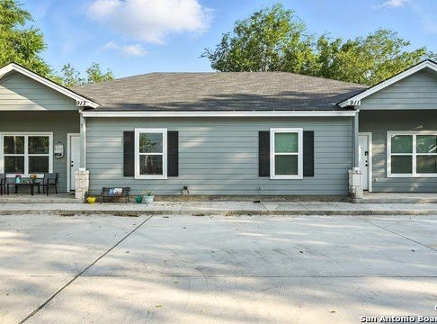 911-913 E Seideman, Seguin, TX 78155