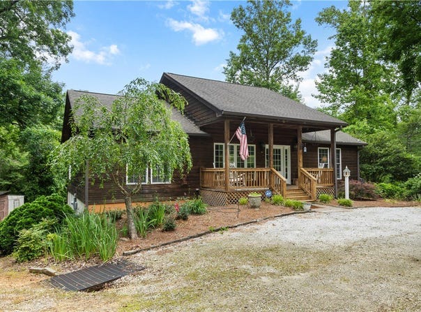 135 Crowes Drive, Walhalla, SC 29691