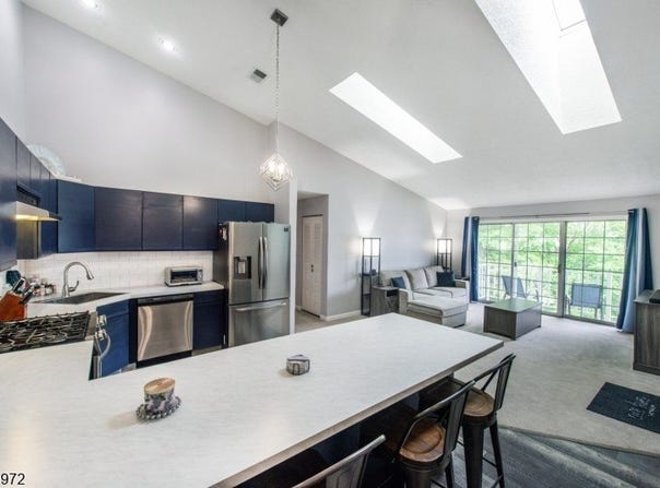 462 Poets Way, Mahwah Twp., NJ 07430-2088
