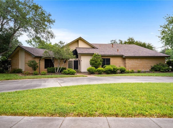 3724 Andron Street, Kingsville, TX 78363