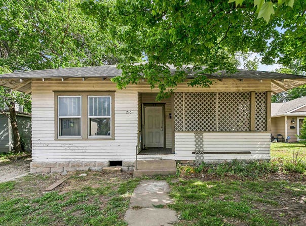 216 E Main, Augusta, KS 67010-0000
