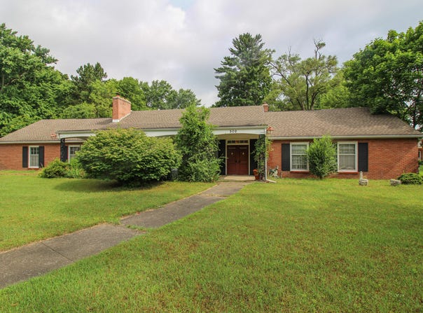 500 E Hoffman Street, Three Rivers, MI 49093