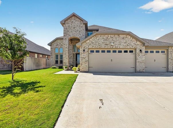 1812 Lumina Dr, Midland, TX 79705