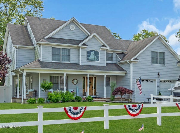 689 Lake Barnegat Drive N, Lanoka Harbor, NJ 08734