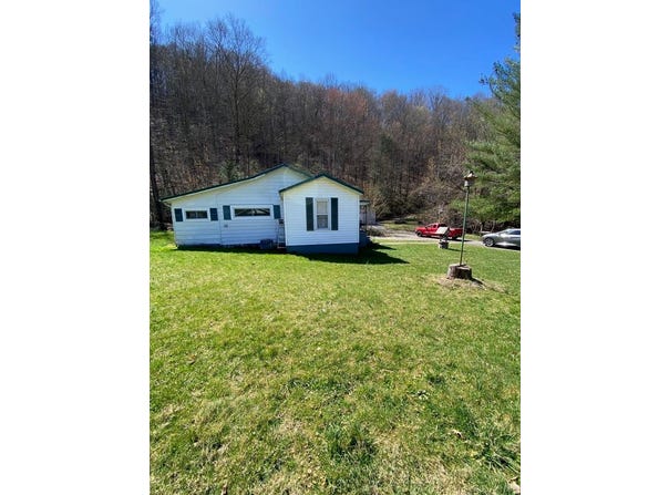 51 Hylton Church Rd, Shelby Gap, KY 41563