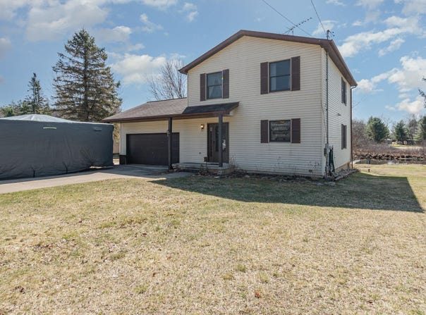 2675 W Lily Lake Road, Harrison, MI 48625