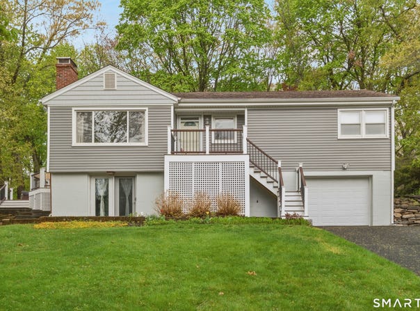 9 Round Hill Road, Trumbull, CT 06611