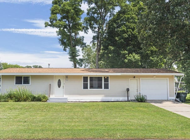 780 Washington Street, Prairie Du Sac, WI 53578