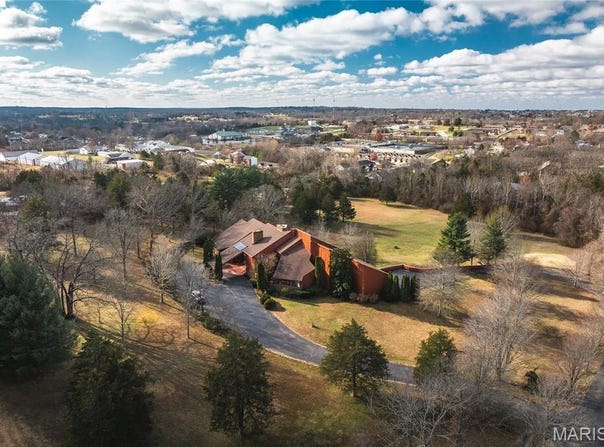 10335 Stoltz Drive, Rolla, MO 65401