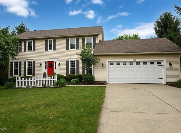 813 Silverberry Lane, Hudson, OH 44236