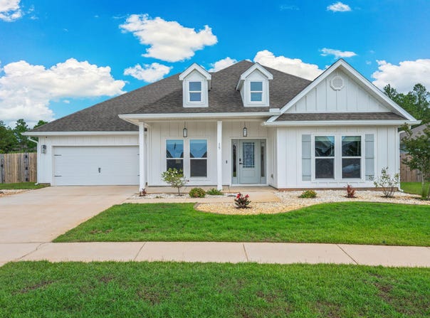 15 E Oak Trees Lane, Freeport, FL 32439