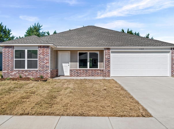 1305 Manor Oaks Boulevard, Searcy, AR 72143