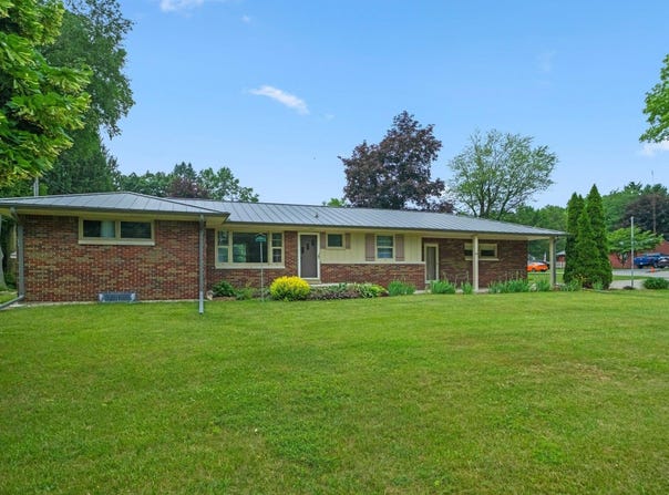 401 Woodland Drive, North Manchester, IN 46962-1067