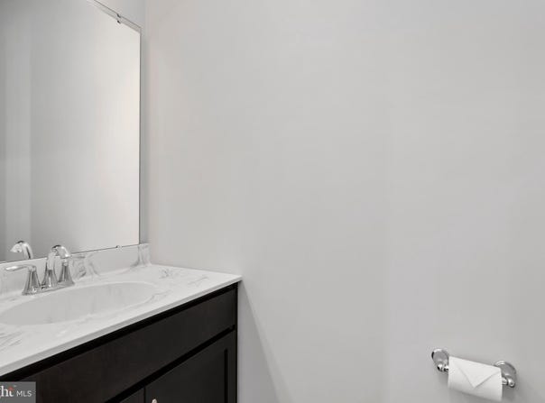 658 BRITTANY DRIVE, MECHANICSBURG, PA 17055