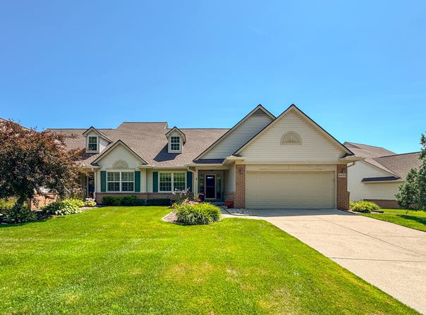 6400 Heron Park Way, Clarkston, MI 48346