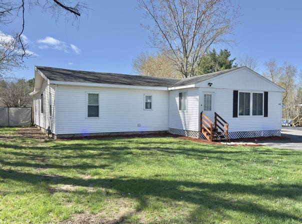 2142 NY-22B, Morrisonville, NY 12962