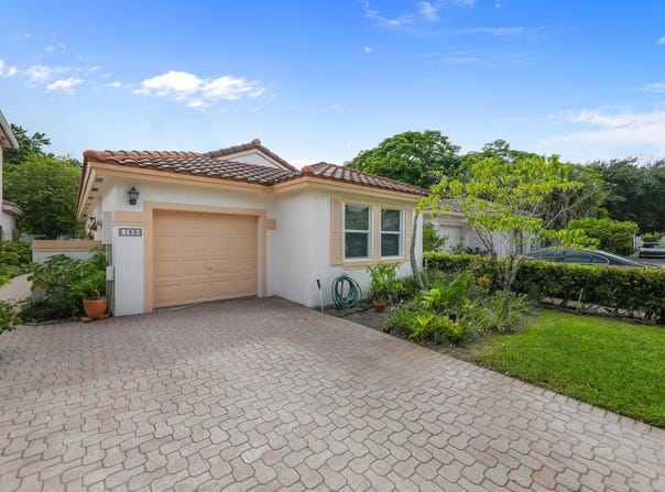 160 NW 75th Way, Plantation, FL 33317