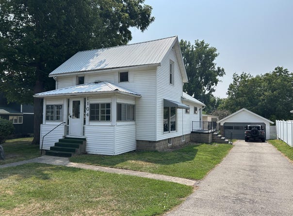 1104 Jordan Lake Street, Lake Odessa, MI 48849
