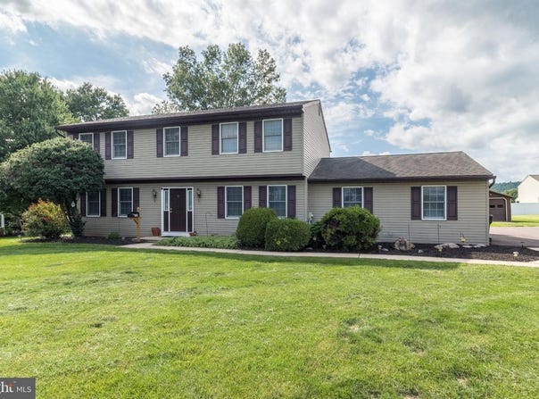 110 OLD AIRPORT RD, DOUGLASSVILLE, PA 19518