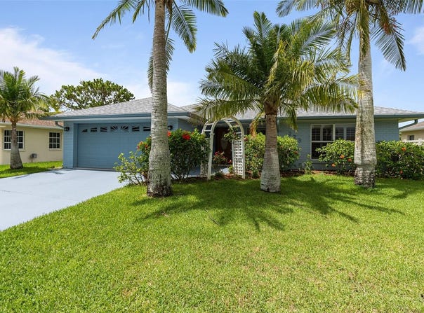 223 NE GOLF CLUB DRIVE, NEW SMYRNA BEACH, FL 32168