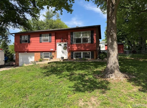 5803 Piasa Trail, Godfrey, IL 62035