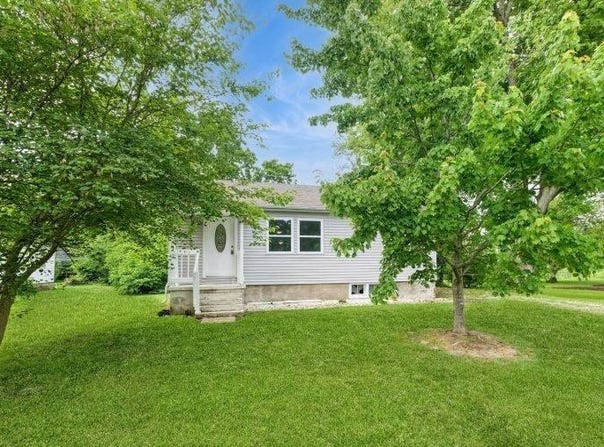 474  W 9th, Neoga, IL 62447