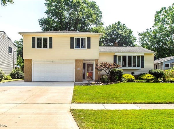 556 Louis Drive, Berea, OH 44017