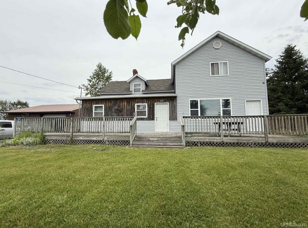4060 18th, Escanaba, MI 49829