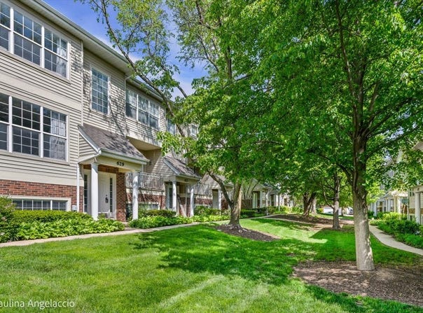 629 Pheasant Trail, St. Charles, IL 60174