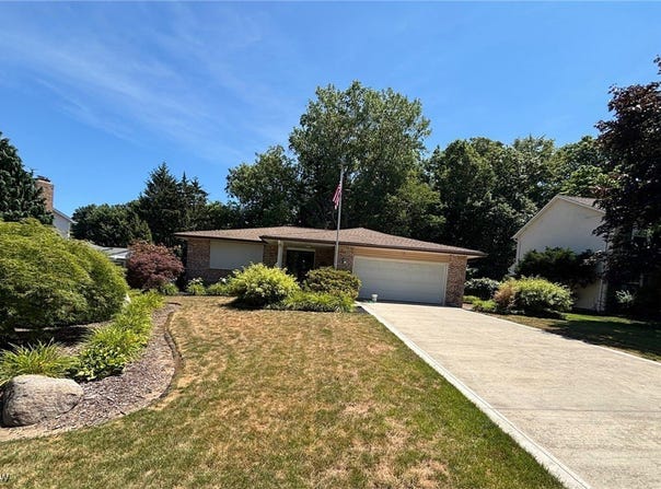5785 Royal Drive, Willoughby, OH 44094
