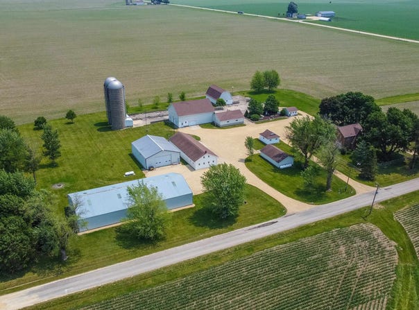 10225 N Brookville, SHANNON, IL 61078
