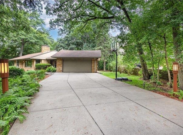 1429 Skiles Lane, Arden Hills, MN 55112