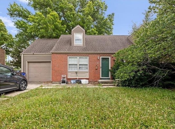 900 S Hunter Drive, Olathe, KS 66061