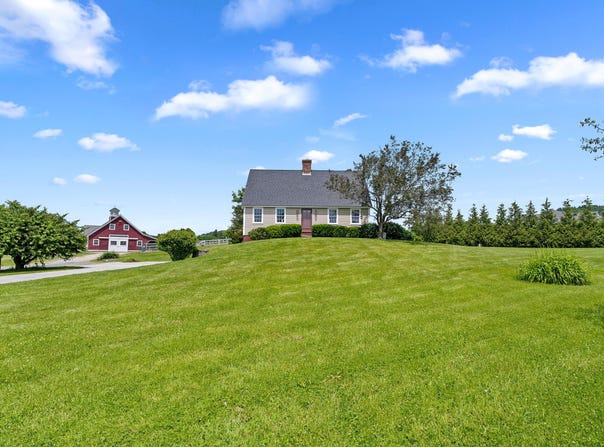 10 Broadfields Road, Eliot, ME 03903